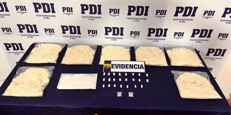 Desmantelan grupo delictivo que trasladaba droga de Santiago al Maule.