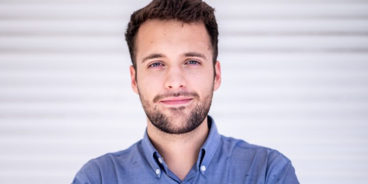 El Community Manager lo hace todo, ¡y mejor todavía! por Oscar Marcos.