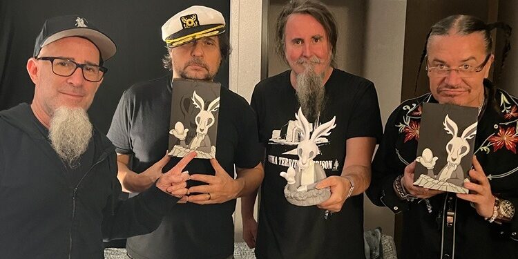 Mr. Bungle cancela su espectáculo en Concepción debido a la emergencia por incendios.