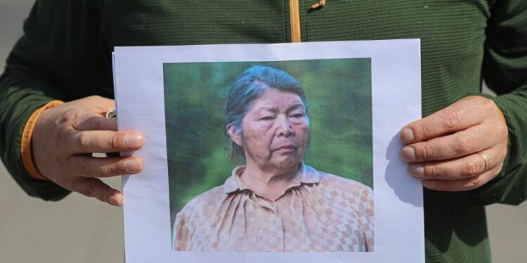 Giro completo en el caso de la desaparición de Julia Chuñil: arrestan a tres de sus hijos y a su yerno por parricidio y homicidio.