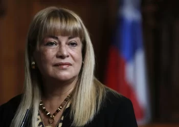 La exministra Ángela Vivanco se enfrenta a una detención y posible formalización por delitos de cohecho y lavado de activos.