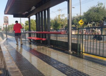 Recoleta intensifica labores de limpieza y desinfección en los espacios públicos más icónicos.