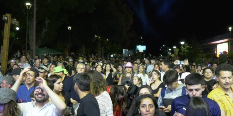 Cuando las calles de Pucón se transforman de tránsito a destino – LAVOZDEPUCON