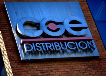 CGE repone la luz al 88% de los clientes afectados por los incendios forestales en Biobío.