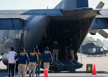 Gobierno echa a 83 extranjeros en un nuevo vuelo de expulsiones.