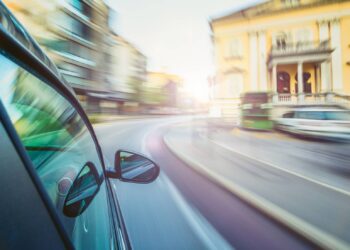 Vitacura celebra la aprobación de la ley que refuerza las penas por conducción temeraria y carreras clandestinas.