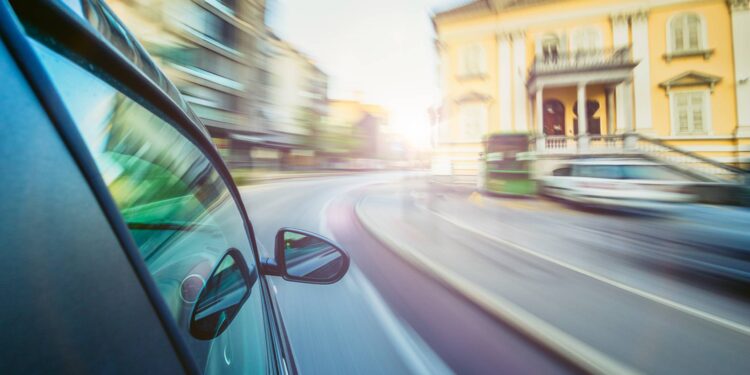 Vitacura celebra la aprobación de la ley que refuerza las penas por conducción temeraria y carreras clandestinas.