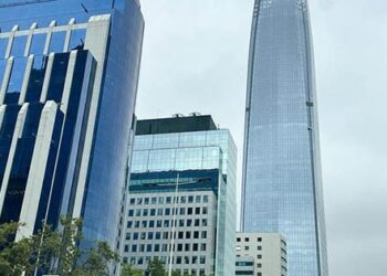 Banco Mundial estima que Chile crecerá un 2,2 % en 2026 y ajusta a la baja sus expectativas económicas.