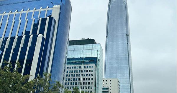 Banco Mundial estima que Chile crecerá un 2,2 % en 2026 y ajusta a la baja sus expectativas económicas.