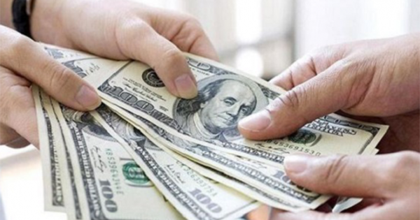 Dólar sigue cayendo en Chile y toca niveles que no se veían hace más de dos años.