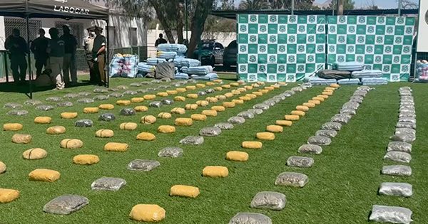 [VIDEO] Carabineros pesca más de 1.500 kilos de marihuana en Chañaral: el cargamento iba pa’ la RM.