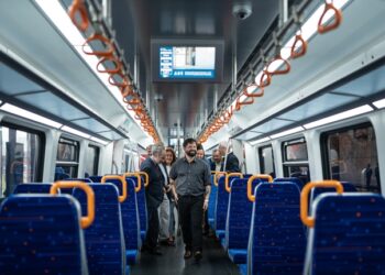 Presidente Gabriel Boric lanza nuevos trenes para el Limache–Puerto y mejora la movilidad en Valparaíso.