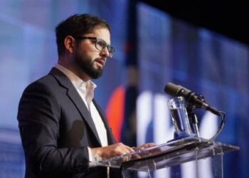 Cadem: Los chilenos resaltan las pensiones y las 40 horas como los principales logros del gobierno del presidente Boric.