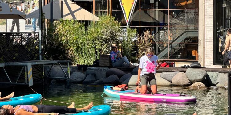¡Regresa el Yoga SUP a la Laguna de Mall Sport este verano!