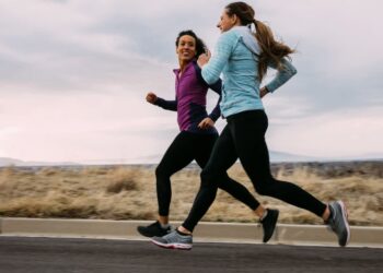 El running femenino se afianza en Chile y Women’s Night Out impulsa una nueva manera de correr en la ciudad.
