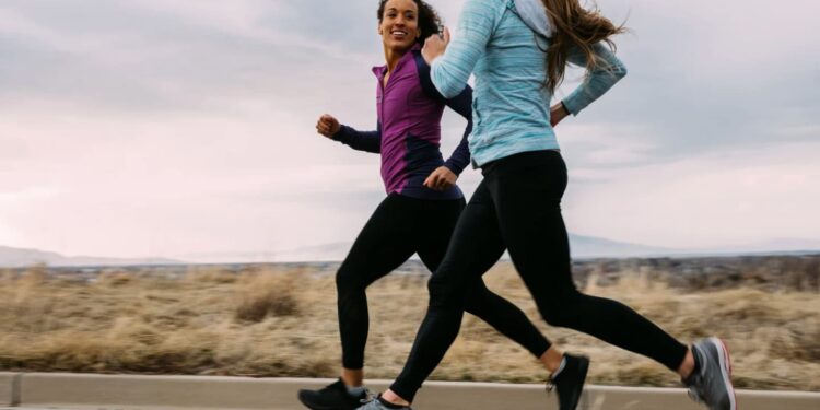 El running femenino se afianza en Chile y Women’s Night Out impulsa una nueva manera de correr en la ciudad.