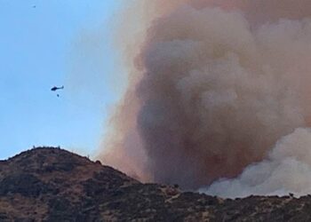 [VIDEO] Incendio forestal vuelve a surgir en Tiltil y se refuerza la lucha contra las llamas.