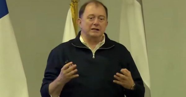 Futuro ministro de Vivienda afirma que la reconstrucción no se detendrá por el activismo ambiental.