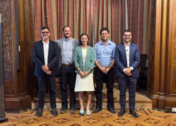 Alcalde de Recoleta pide al Estado una solución completa contra el comercio ilegal y el contrabando.