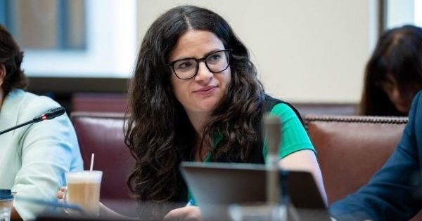 Error en las planillas de pago del Ministerio de la Mujer hará que se devuelvan más de $300 millones al Estado.