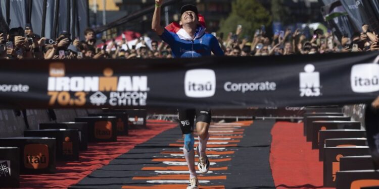 Diego Moya se coronó campeón del Itaú IRONMAN 70.3 Pucón 2026 y establece un nuevo récord histórico – LAVOZDEPUCON.