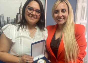 Mujeres Líderes Políticas resalta la importancia de una figura femenina en la política nacional.