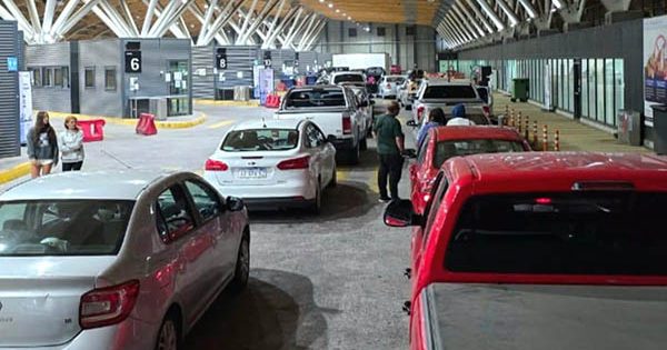 Turistas argentinos en Chile bajan más del 20% en pleno verano.