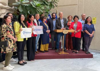 Titularidad Docente está a punto de convertirse en ley y será definitiva sin requerir un mínimo de horas.