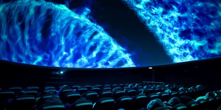 Planetario Huechuraba presenta su cartelera de Verano 2026 con estrenos únicos, ciencia y música inmersiva.