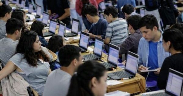 Nueva alternativa para estudiar en Colina: abren centro estatal de formación técnica.