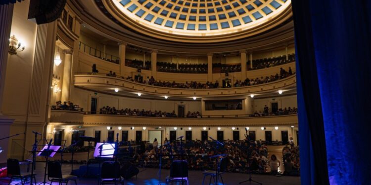El Teatro Municipal de Viña del Mar ofrecerá en 2026 conciertos, teatro, danza y humor.