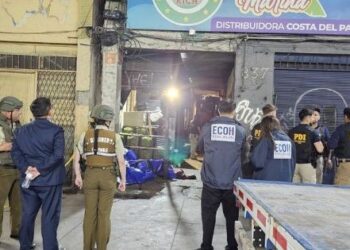 Homicidio en la Vega Central: un cabro de 54 años fue baleado dentro de un local.