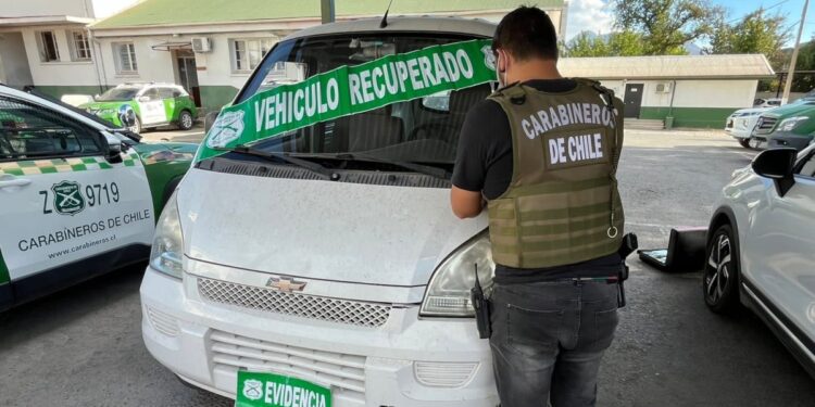 La denuncia por robo facilitó la recuperación del furgón sustraído en el centro de Los Andes.