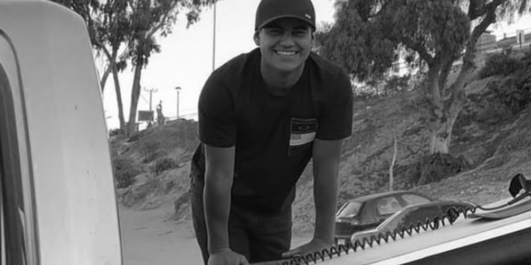 Luto en el deporte nacional: muere el joven surfista Lucas Encina en un accidente de tráfico en La Serena.
