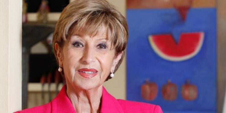 Marta Larraechea es llevada en helicóptero a una clínica en Vitacura tras experimentar un paro cardiorrespiratorio.