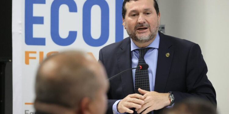 Héctor Barros encabeza la lista para dirigir la Fiscalía Metropolitana Centro Norte.