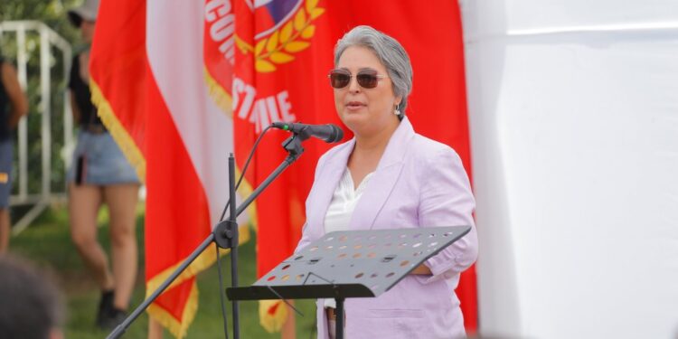 El Partido Comunista respalda a Cuba y dificulta la continuidad de Jeannette Jara.