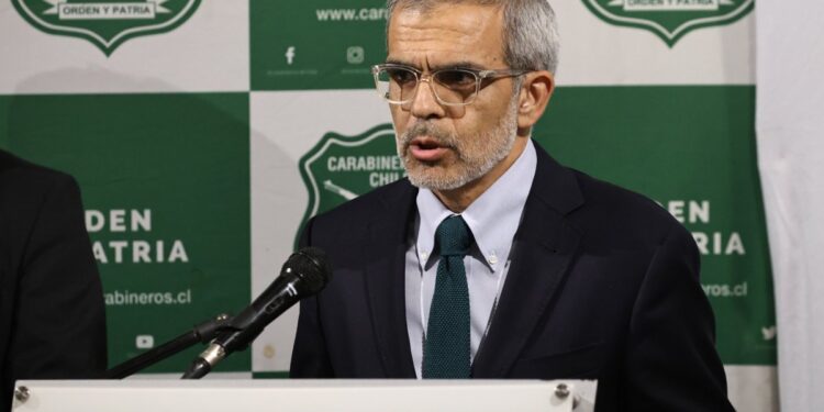 Ministro Cordero apoya el comité de seguridad del nuevo gobierno y propone su expansión.