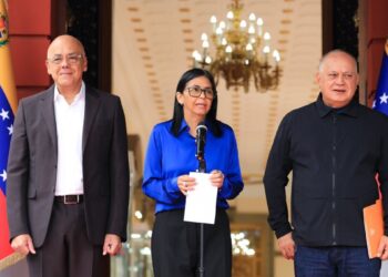 Delcy Rodríguez proclamó elecciones «libres y justas» en Venezuela, aunque no ofreció una fecha específica.
