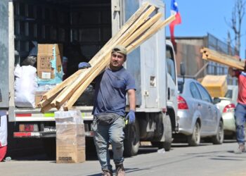 Gobierno distribuye más de 4.300 Bonos de Recuperación tras los incendios en Ñuble y Biobío.