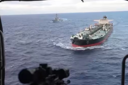 EE.UU. anunció la confiscación del petrolero «Aquila II» en aguas del océano Índico.