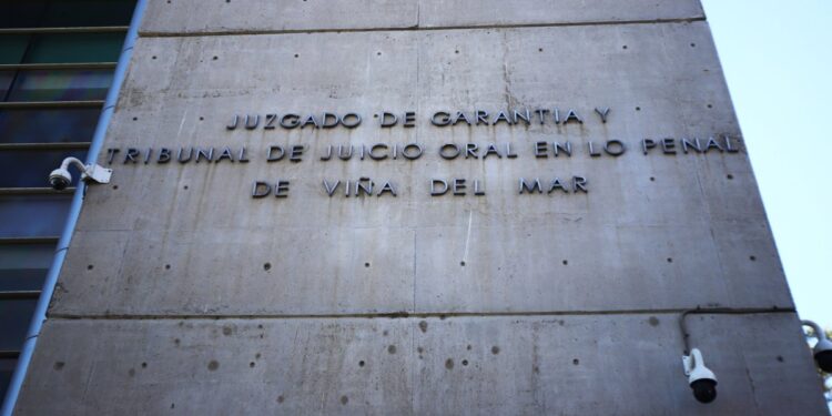Se rindió el individuo que fue liberado por error por Gendarmería en Viña del Mar: pagó fianza y quedó en libertad.