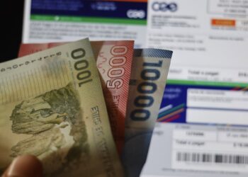 Gobierno presenta propuesta para saldar deuda por congelamiento eléctrico en 2019: $1,450 mensuales por cliente durante 4 años.