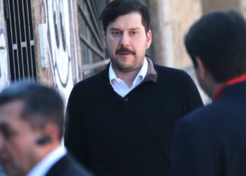 Simón Boric resalta la importancia del legado democrático y aboga por una transición fundamentada en el diálogo.