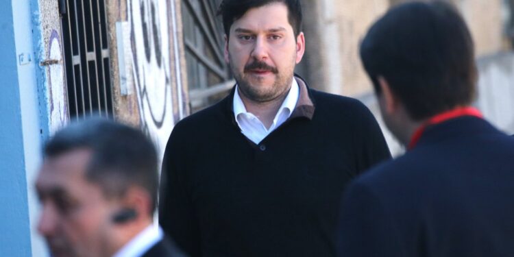 Simón Boric resalta la importancia del legado democrático y aboga por una transición fundamentada en el diálogo.