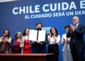 Gobierno promulga la Ley Chile Cuida y establece el Sistema Nacional de Apoyos y Cuidados con derecho a recibir cuidados garantizados.