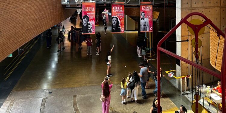 Casi 3 mil personas se sumaron a la jornada del MIM por el Día Internacional de la Mujer y la Niña en la Ciencia.
