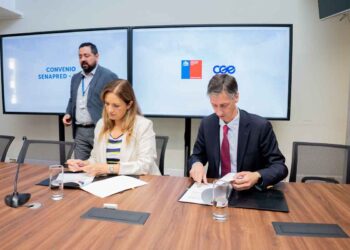 CGE y SENAPRED sellan trato para apurar la reconstrucción de casas tras los incendios en Ñuble y Biobío.