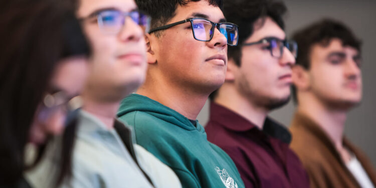 Ford Enter lanza un programa gratuito de Data Analytics para jóvenes en Chile, con formación 100% online por un año.