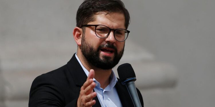 Cambio a Pase Cultural: El Presidente solicita no penalizar a los beneficiarios por incidentes aislados.